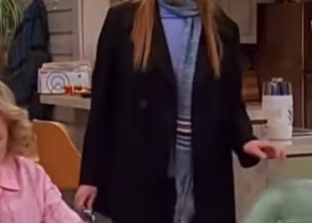 U0327008 2_Red ditched kitty at the car show  part 2